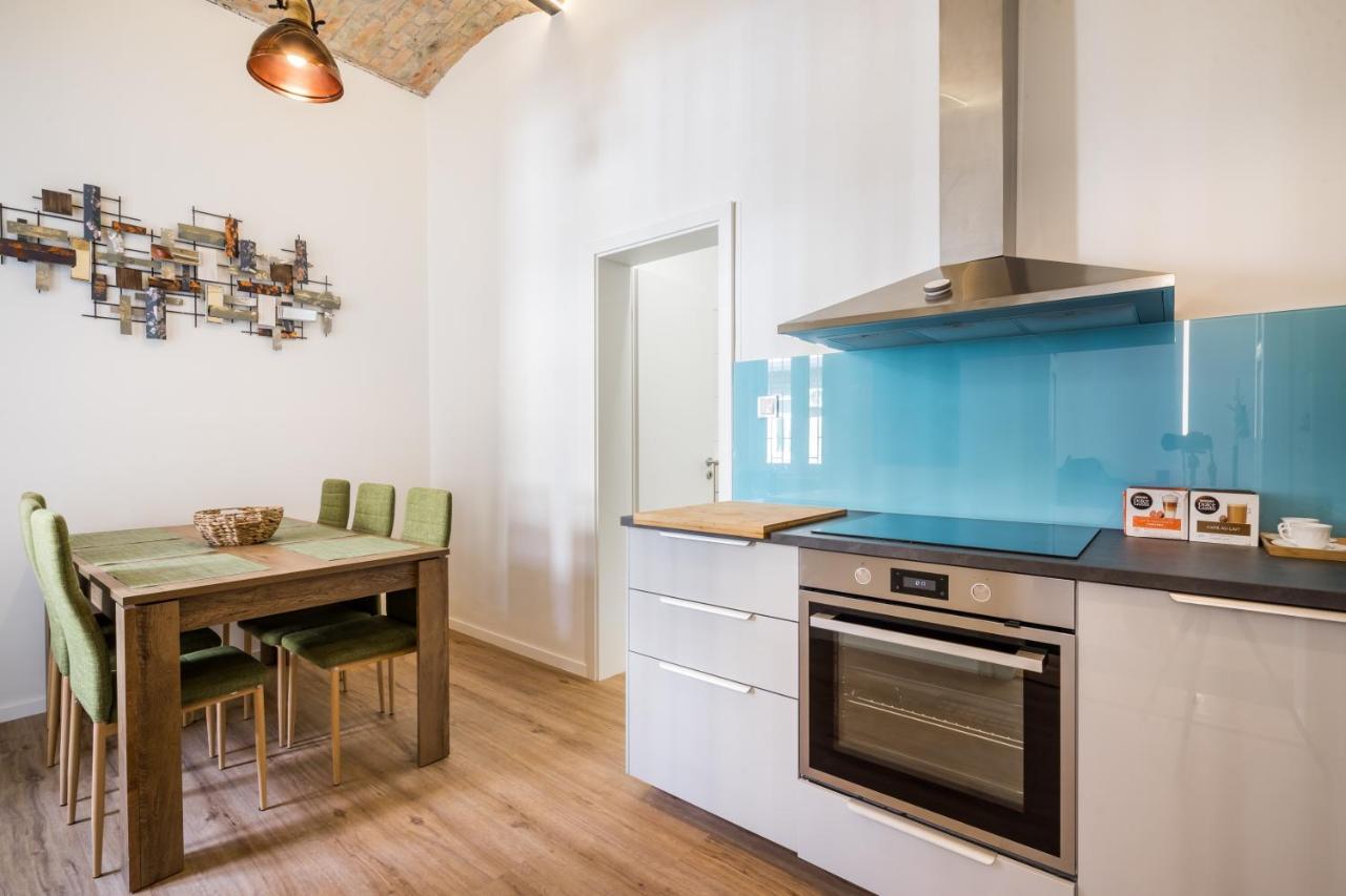 Three-Bedroom Apartment,1057991800:JPEG