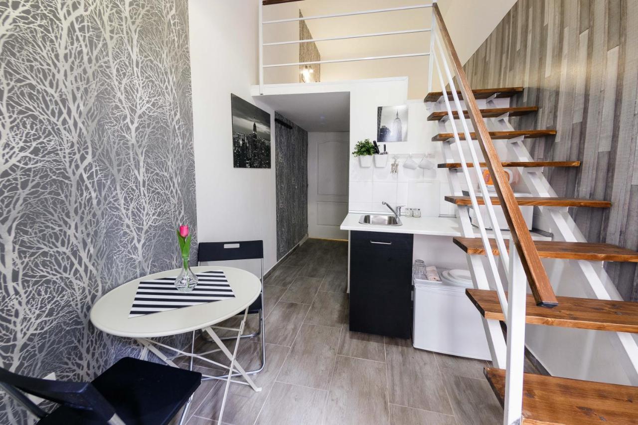 One-Bedroom Apartment,1196819740:JPEG