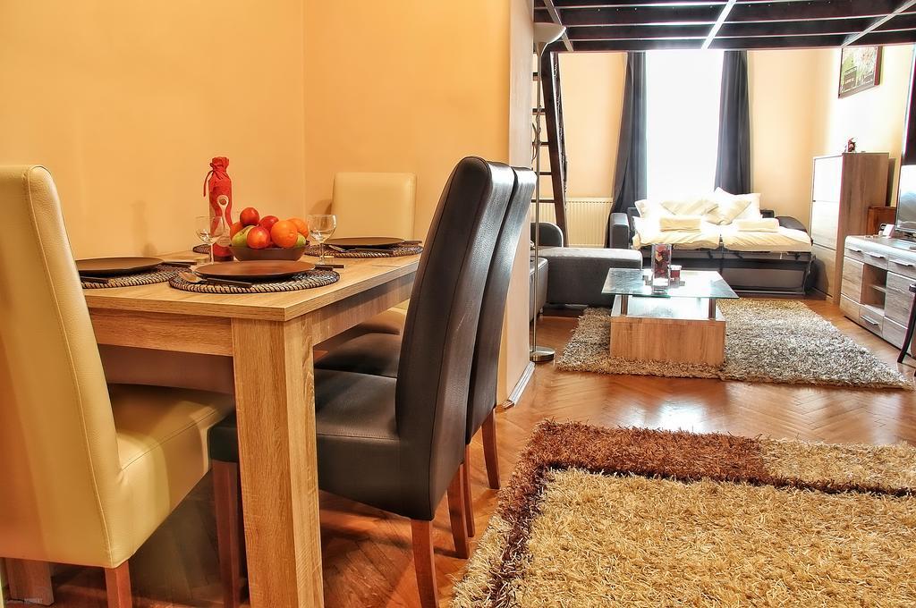 Apartment,134766165:JPEG