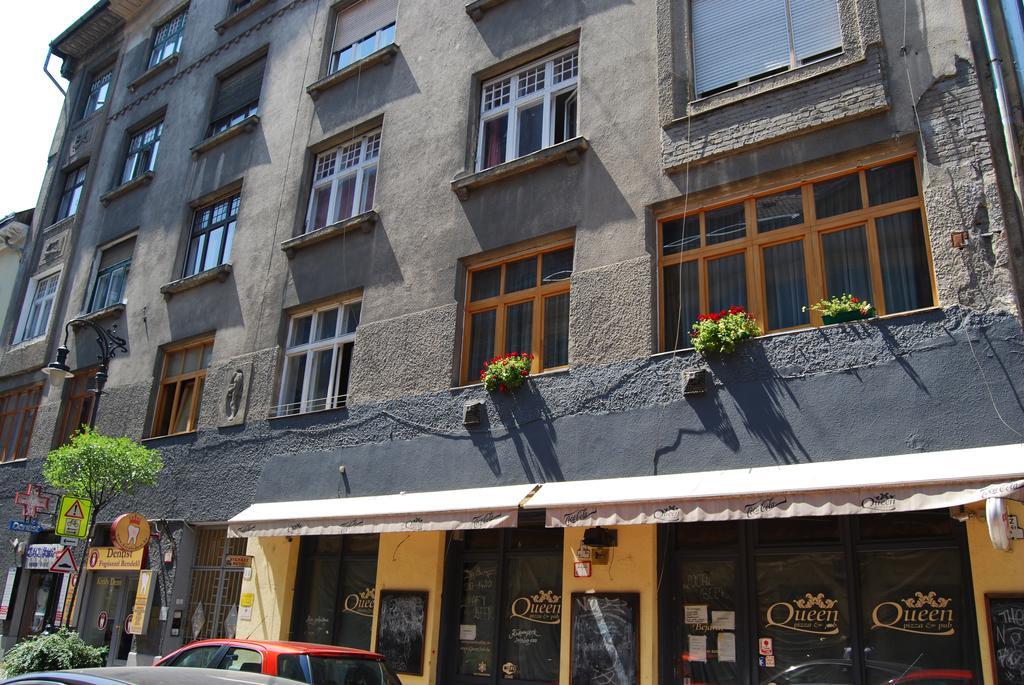 One-Bedroom Apartment,134799495:JPEG