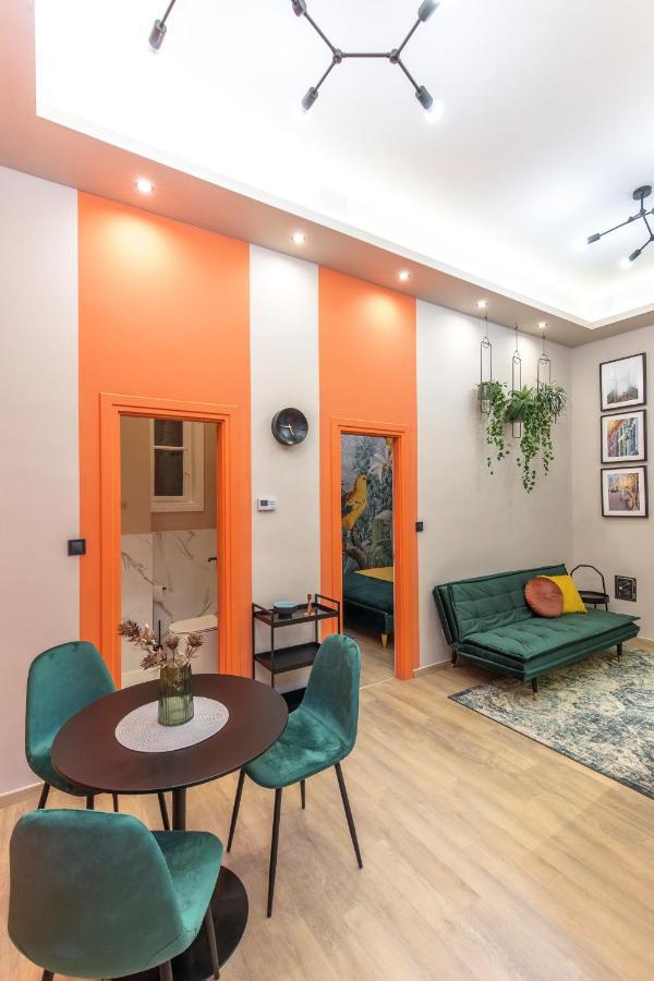 One-Bedroom Apartment,1372328165:JPEG