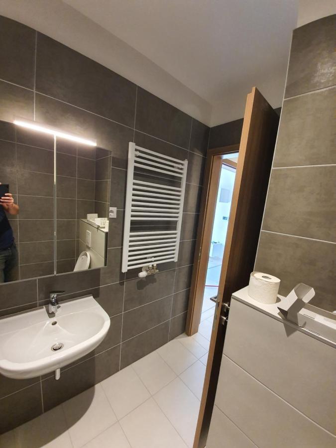 One-Bedroom Apartment,1394850779:JPEG