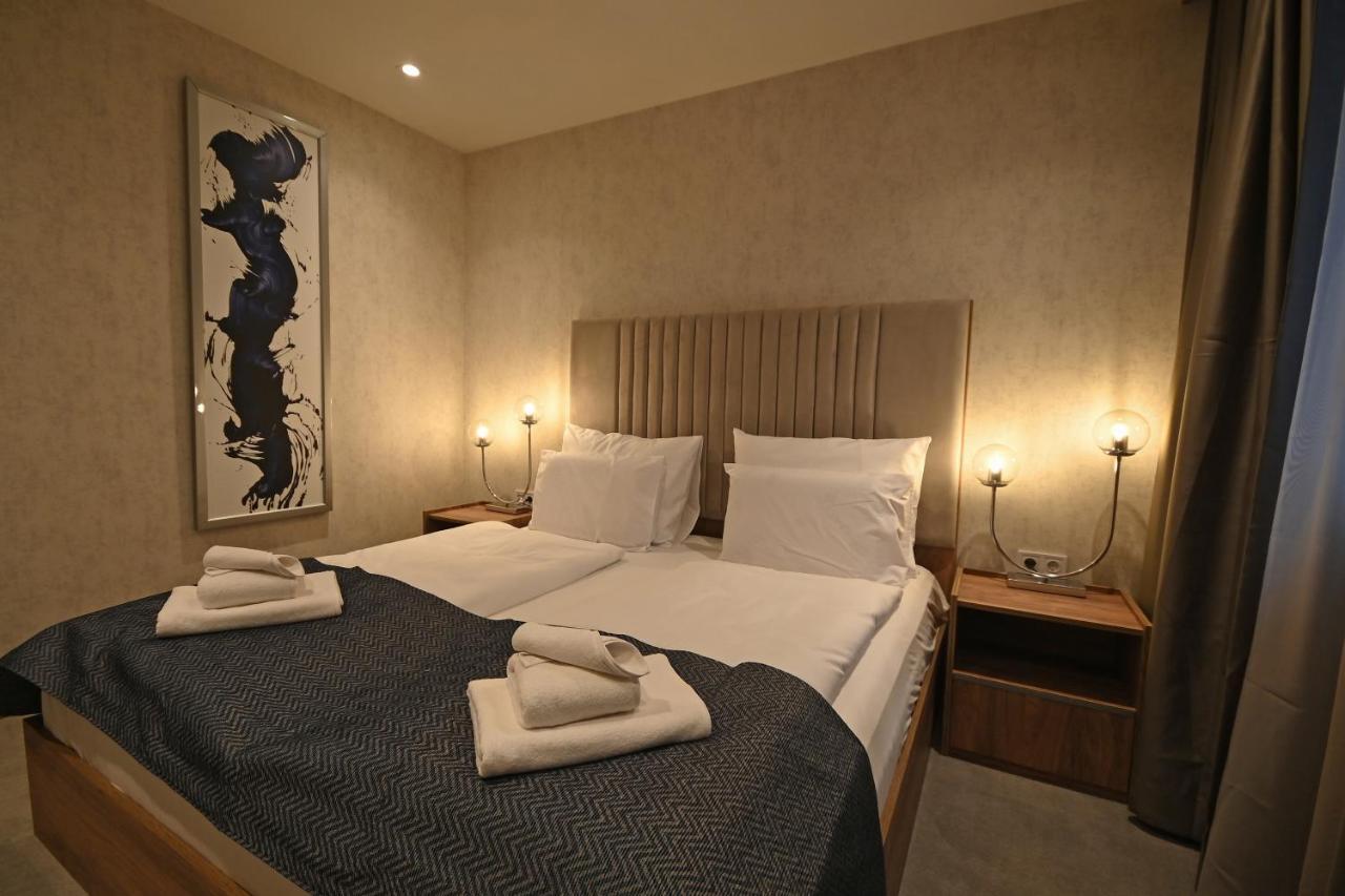 Standard Queen Room,1559189305:JPEG