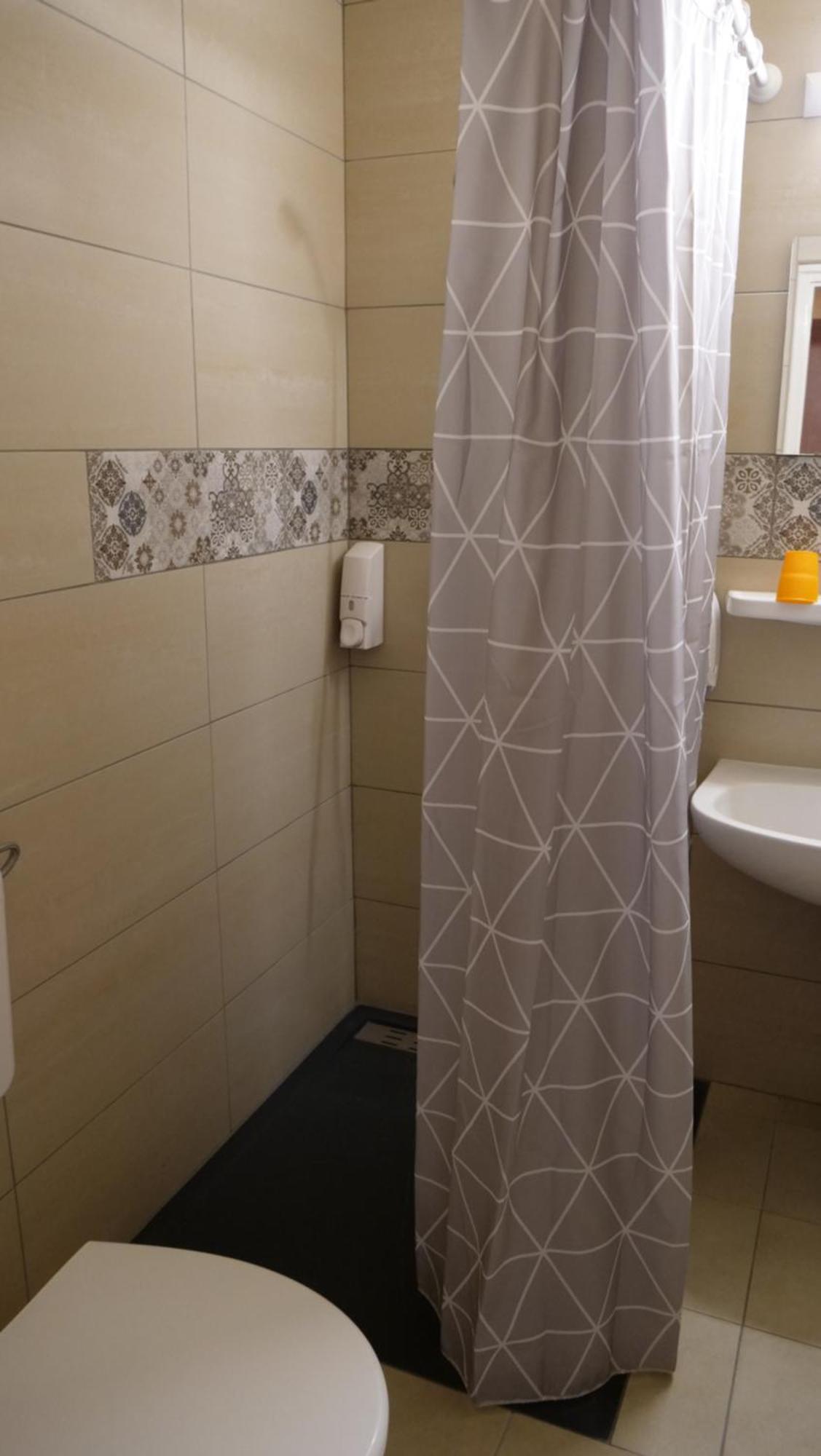 Standard Twin Room,1547167639:JPEG
