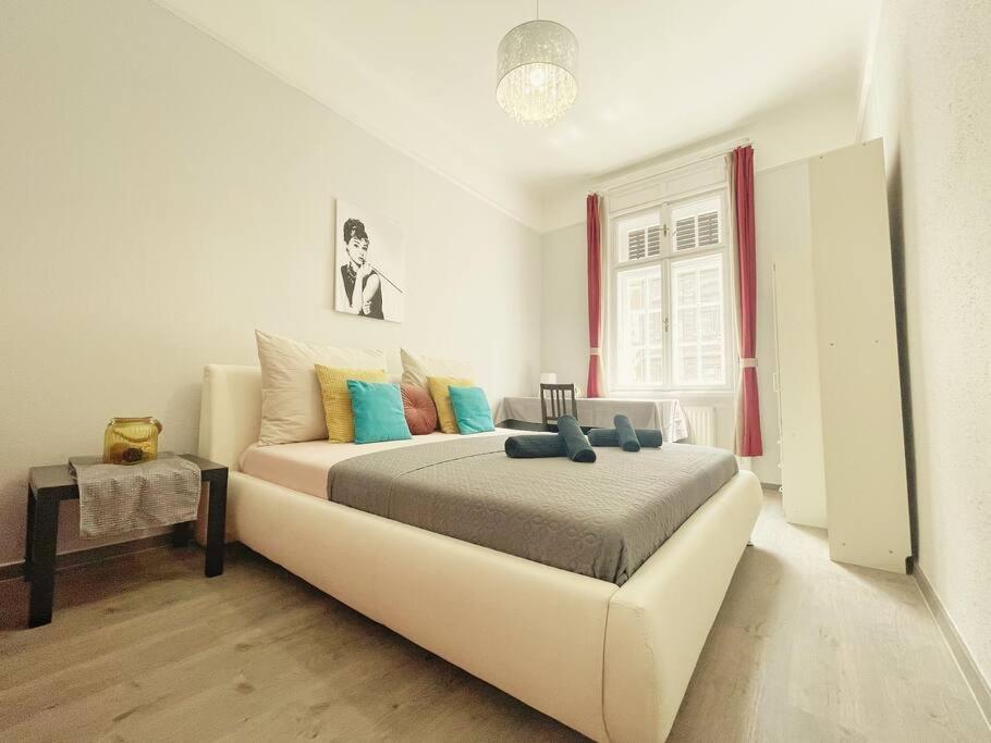Double Room,1614600091:JPEG