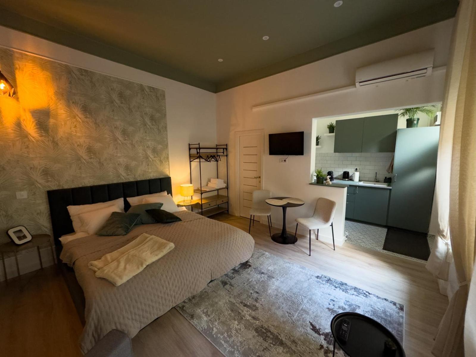 One-Bedroom Apartment,1626901844:JPEG