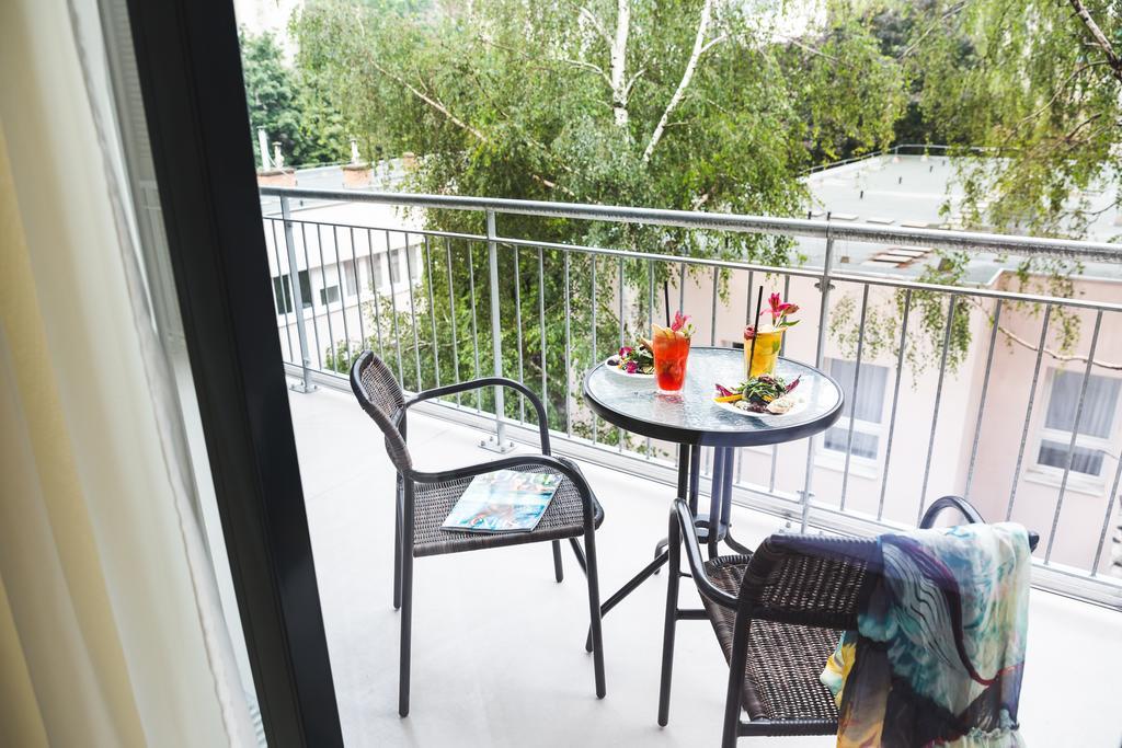 Standard Studio Balcony,226411712:JPEG