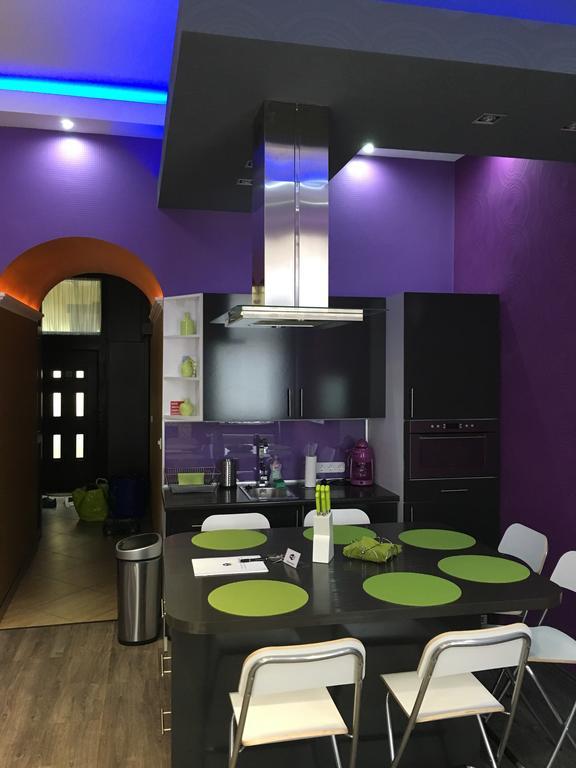 Three-Bedroom Apartment,325468405:JPEG
