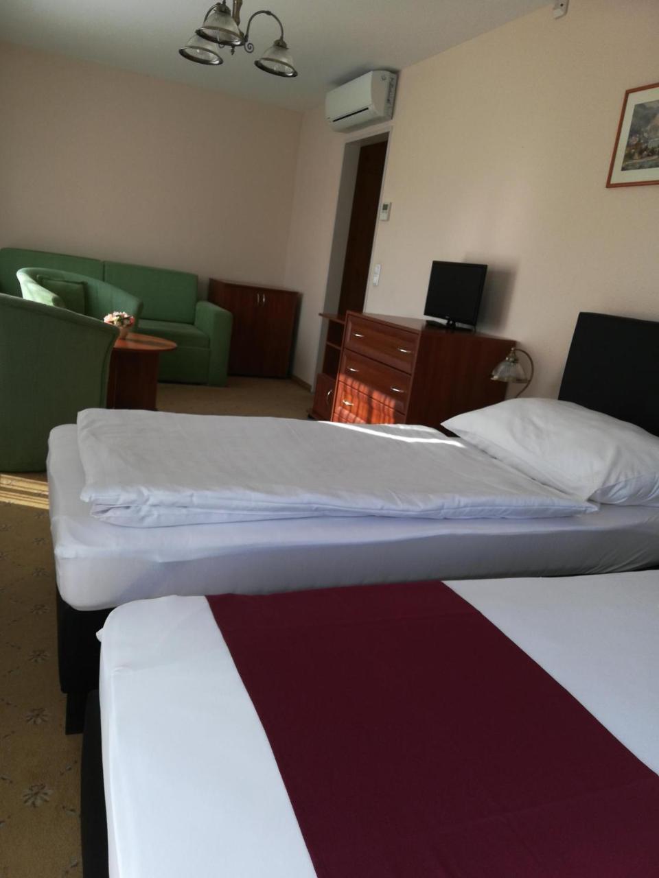 Standard Twin Room Sofa,587150721:JPEG