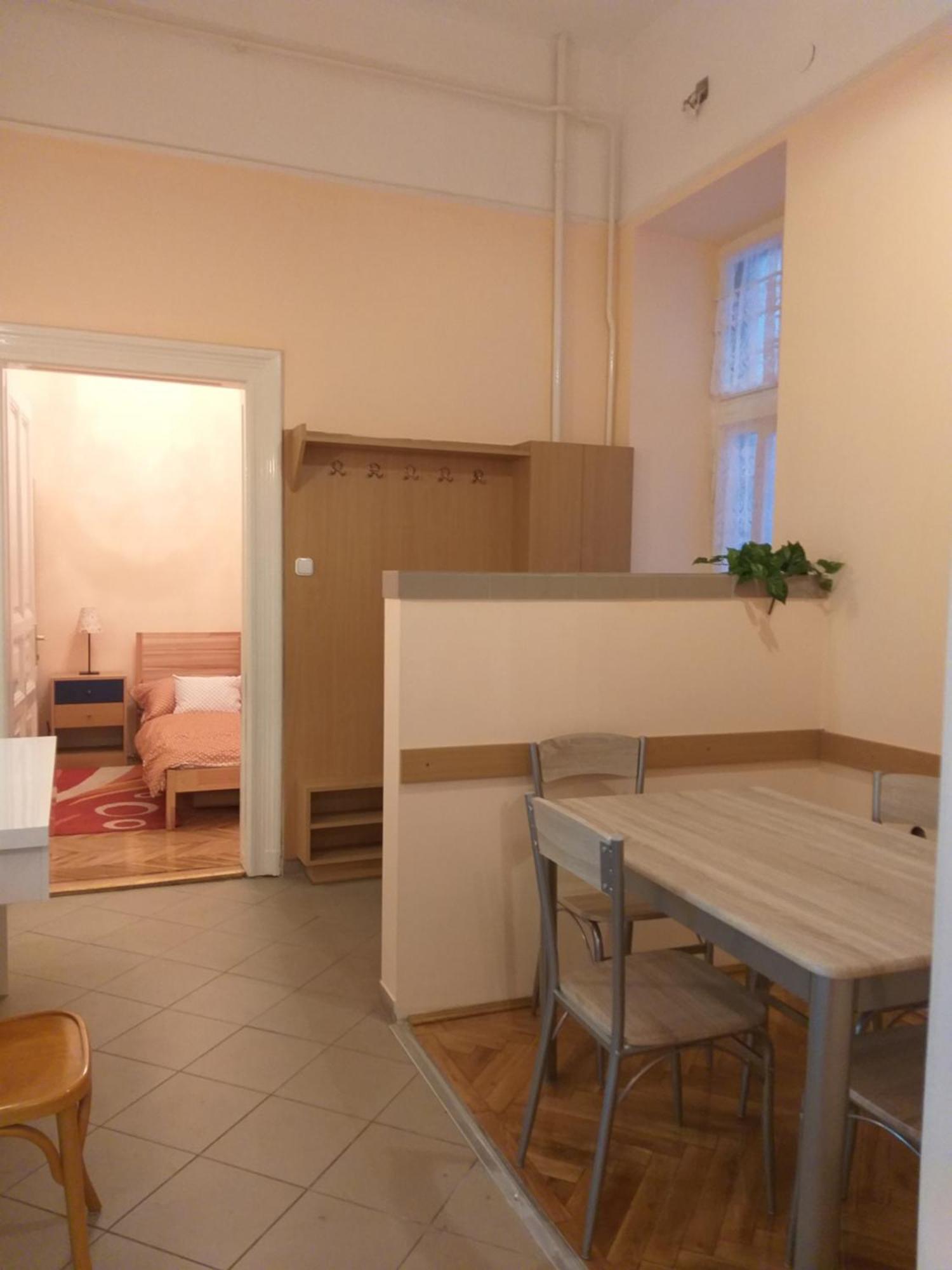 Two-Bedroom Apartment,928315702:JPEG