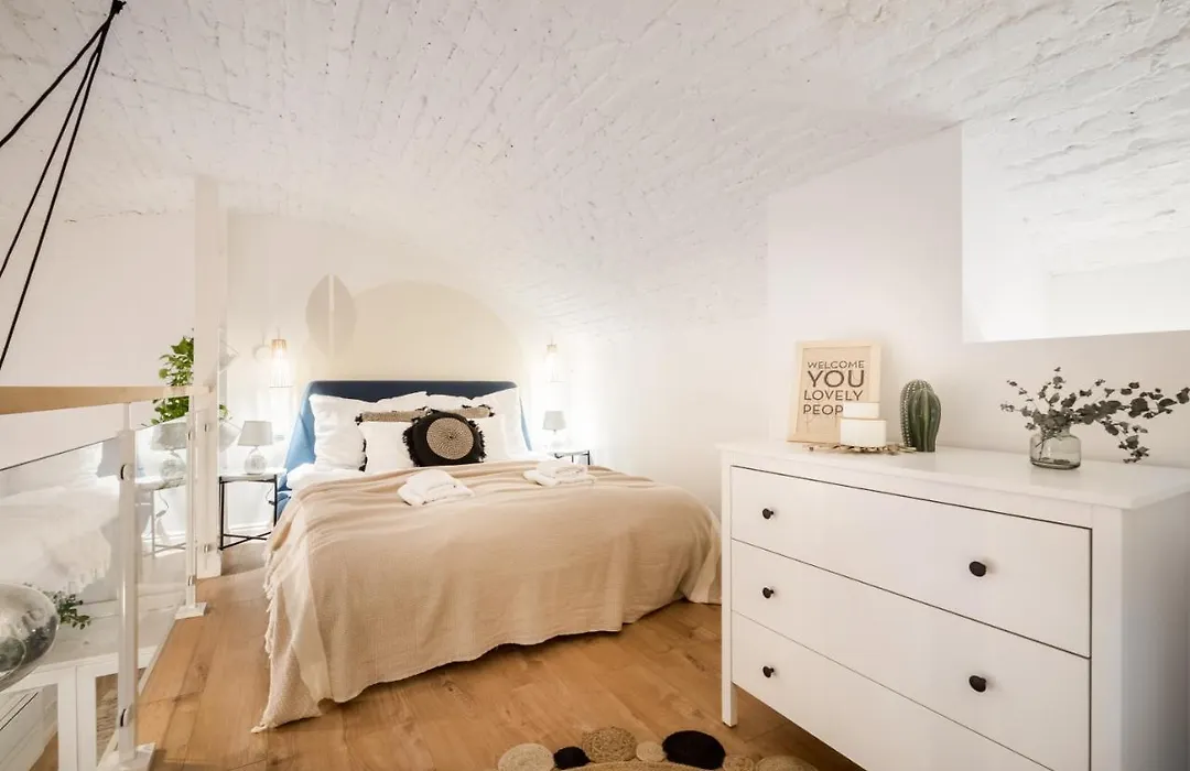Roomli Boho Chic Apartments-1