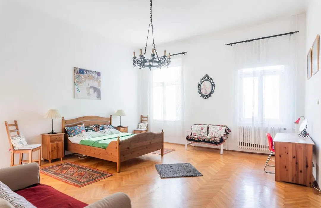 Central Budapest Apartment Vaci Utca-1