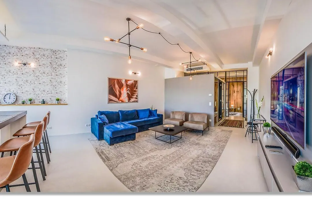 Loft Astoria-1