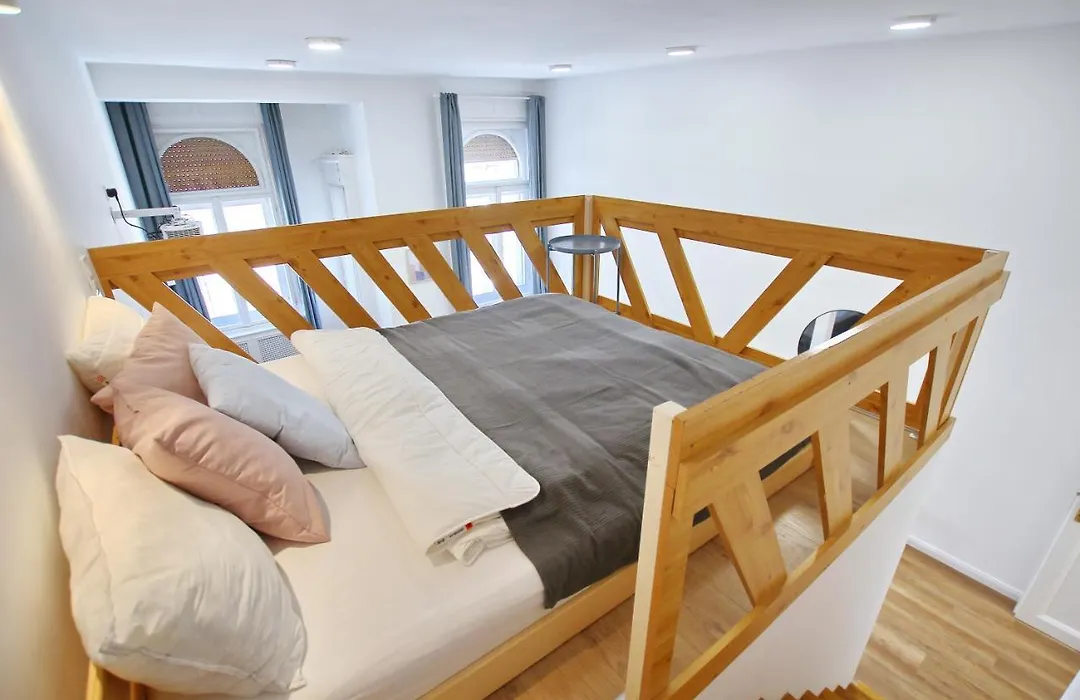 Pau Stylish Studios In The Heart Of Budapest-1