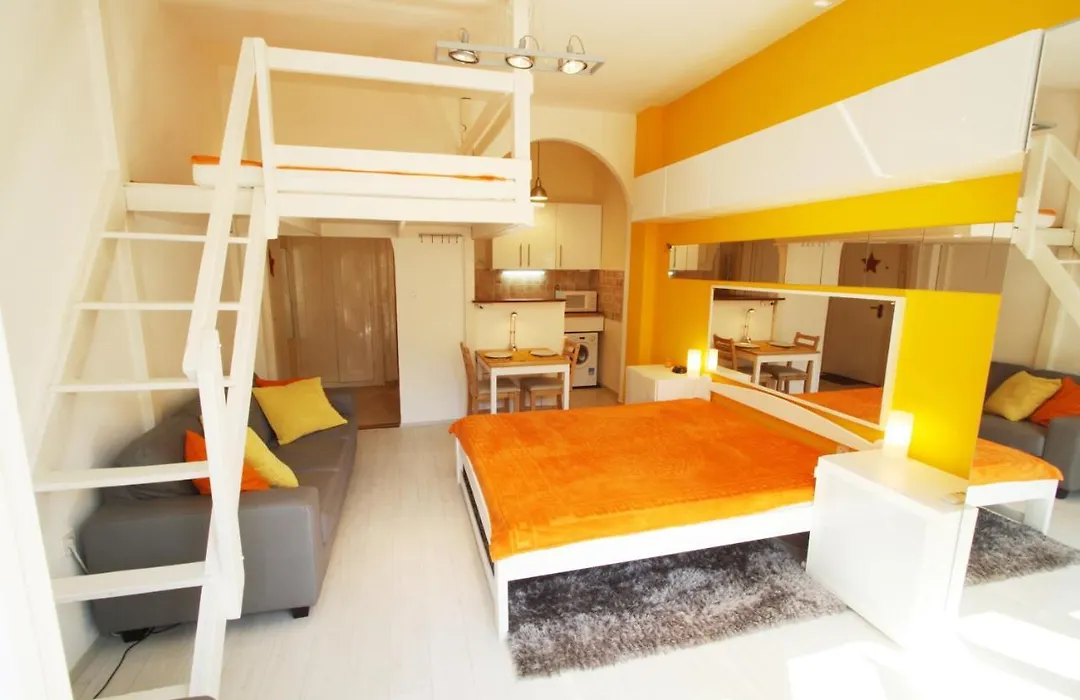 Sunny Studio In Party District- Balcony- Ac-1