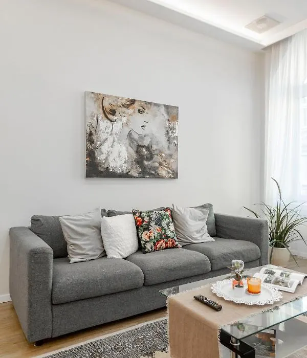 Exclusive Csengery Residence In The Heart Of Budapest-1