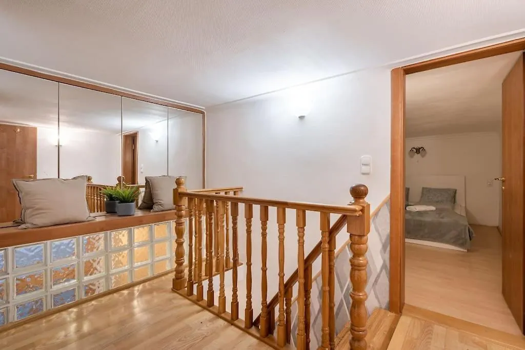 Cozy 3 Bedrooms In 7St Districht-1