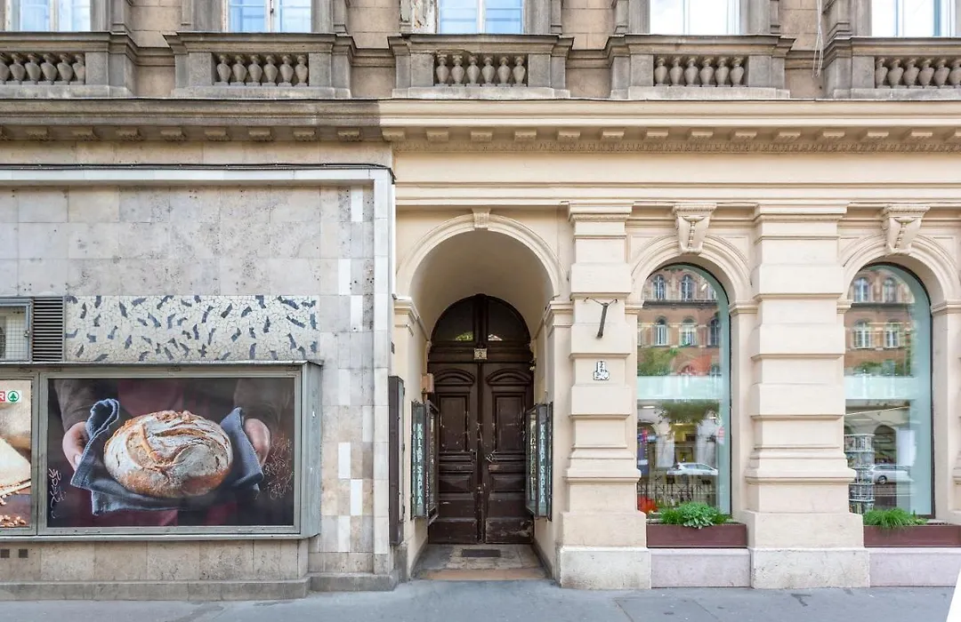 Luxurious Art Deco Residence In The Heart Of Budapest-1