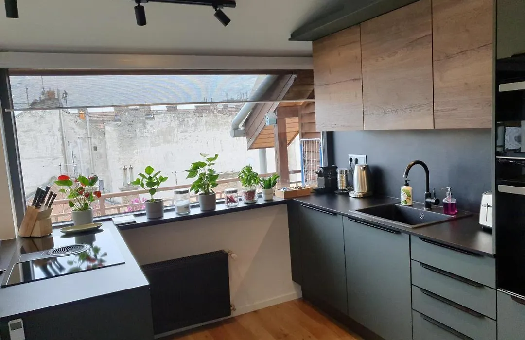 Modern Top Floor Loft With Balcony-1