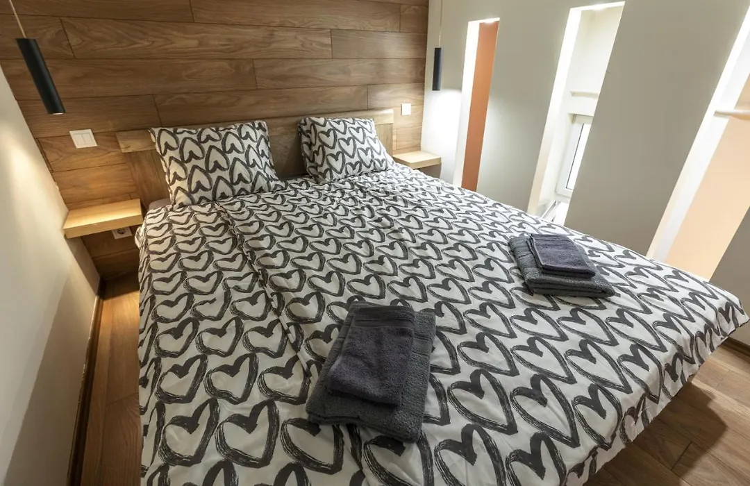 Kazinczy 10 Apartment With 3 Bedrooms-1