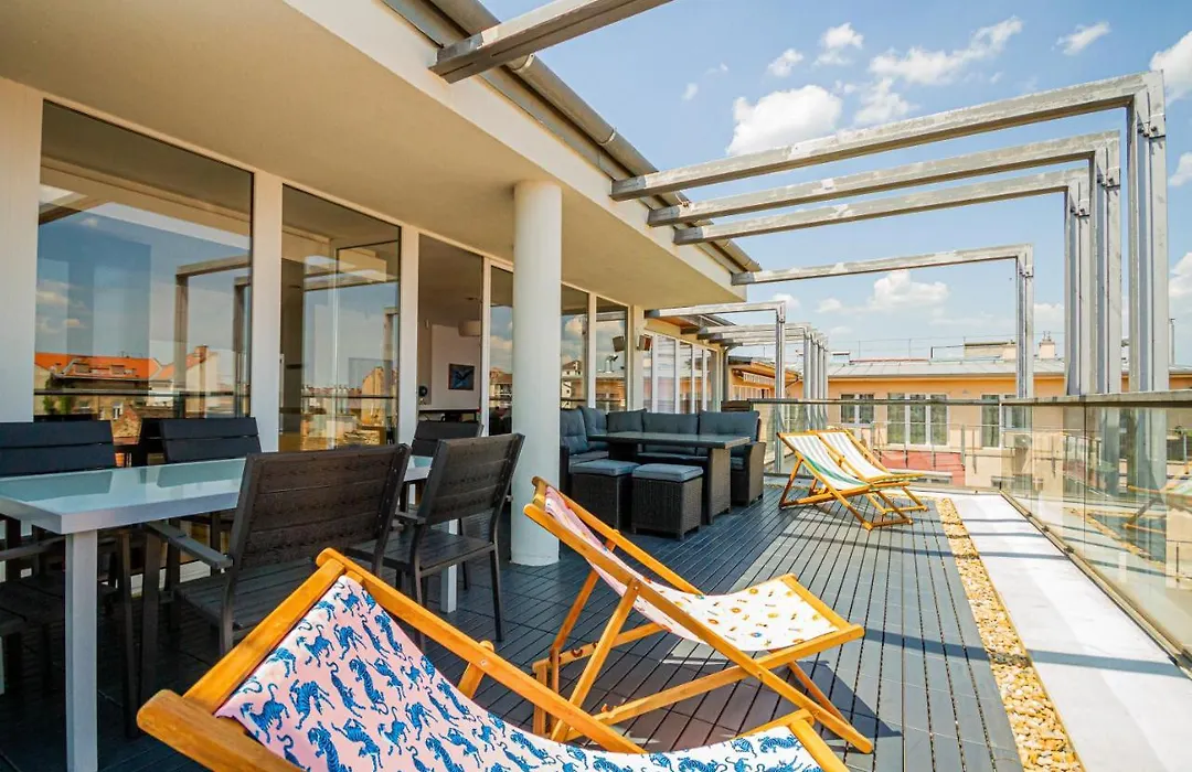 Luxury Apartment With Balcony In Downtown-1