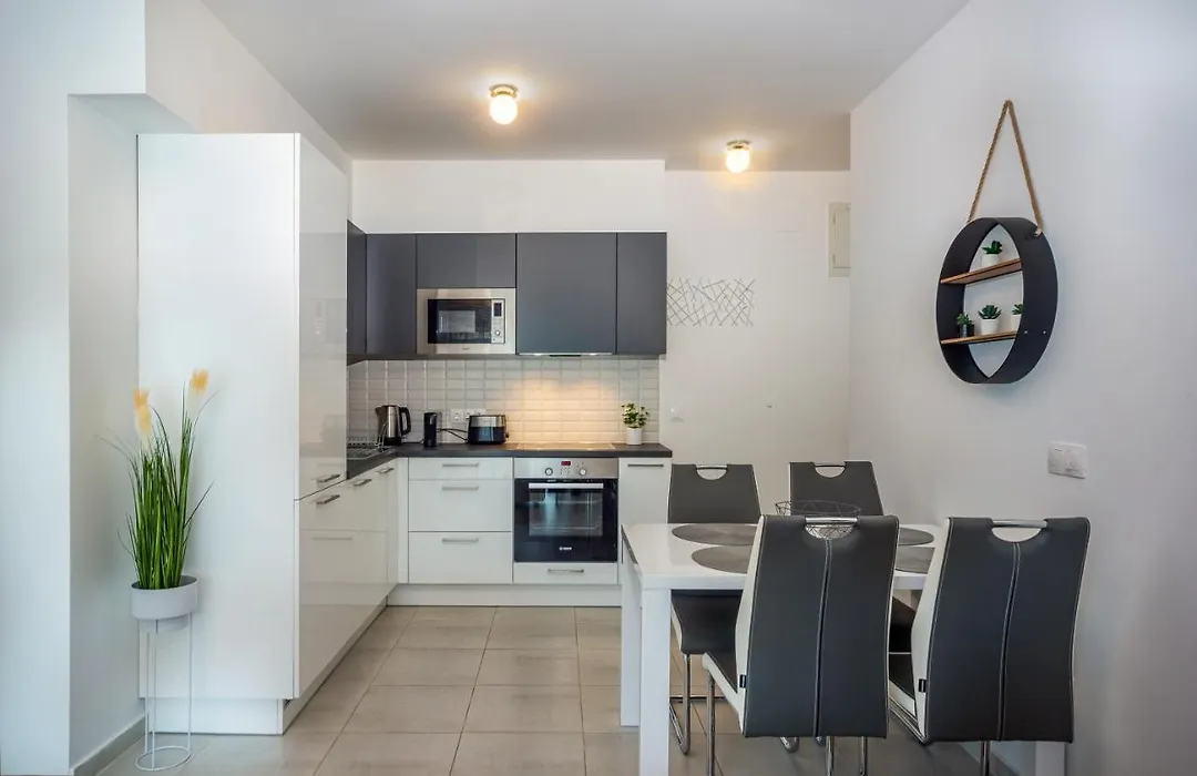 Grace Pine Apartment 2-1