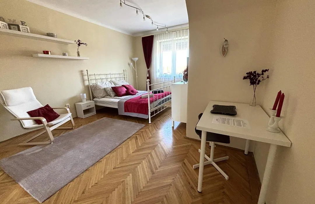 Downtown Hideaway Apartman-1