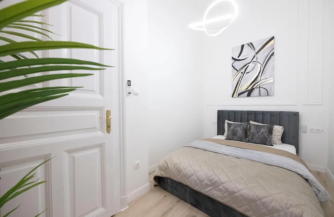Exclusive & Prestigious Central Residence W/ Balcony-1