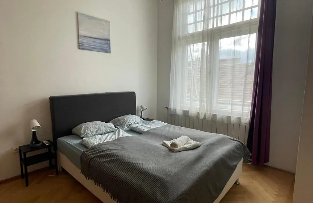 White Pearl Rooms Near Gozsdu-1
