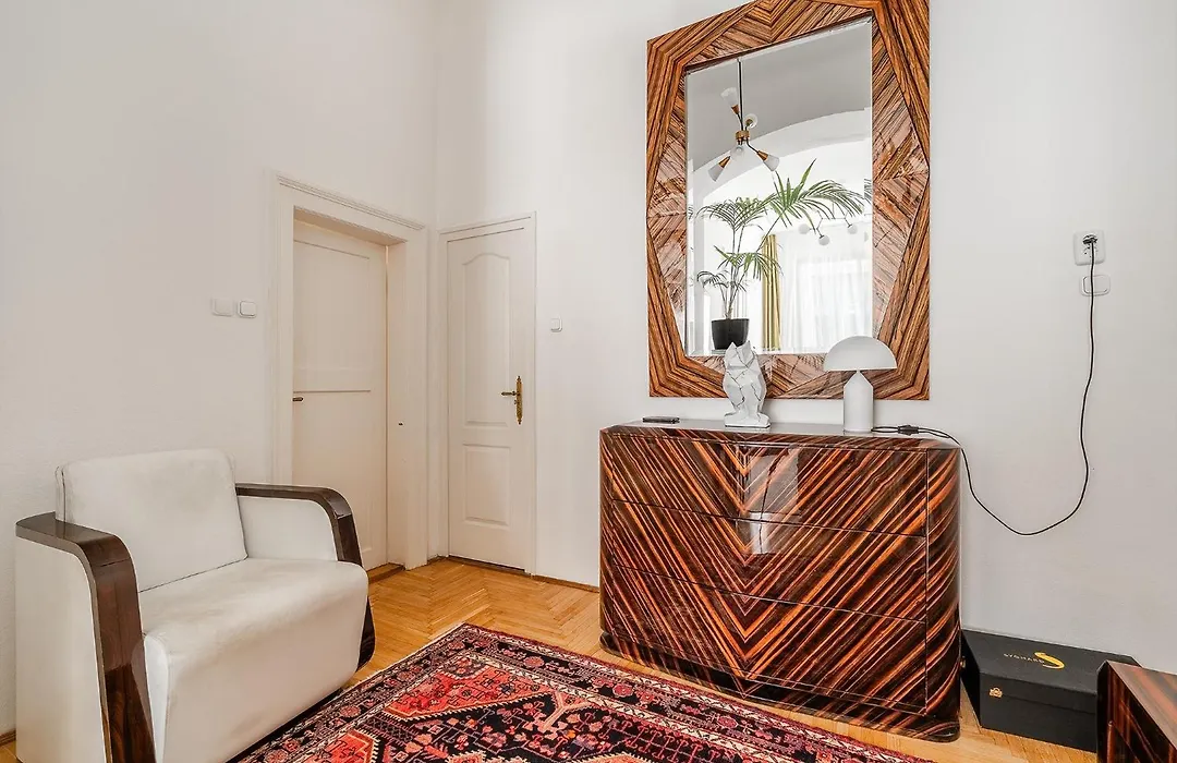 Aviator Apartment In The City Center-1