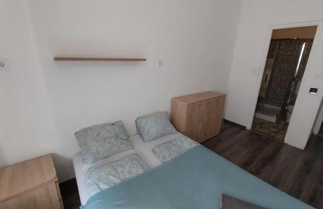 Aradi Rooms With Private Bathroom In The City Centre Mid Term-1