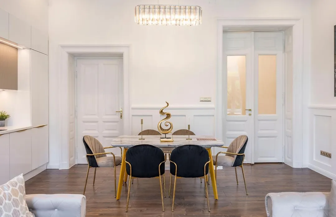 High-End Luxurious Quentin Residence In The Heart Of Budapest-1