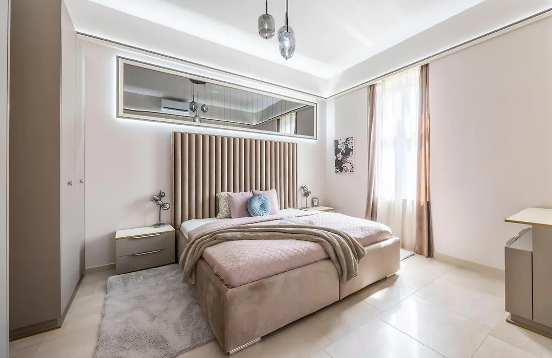 High-End Luxurious Royal Residence In The Heart Of Budapest-1