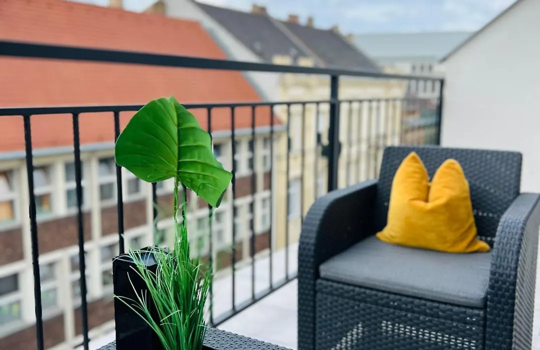 Lena Apartman Budapest City Center-1
