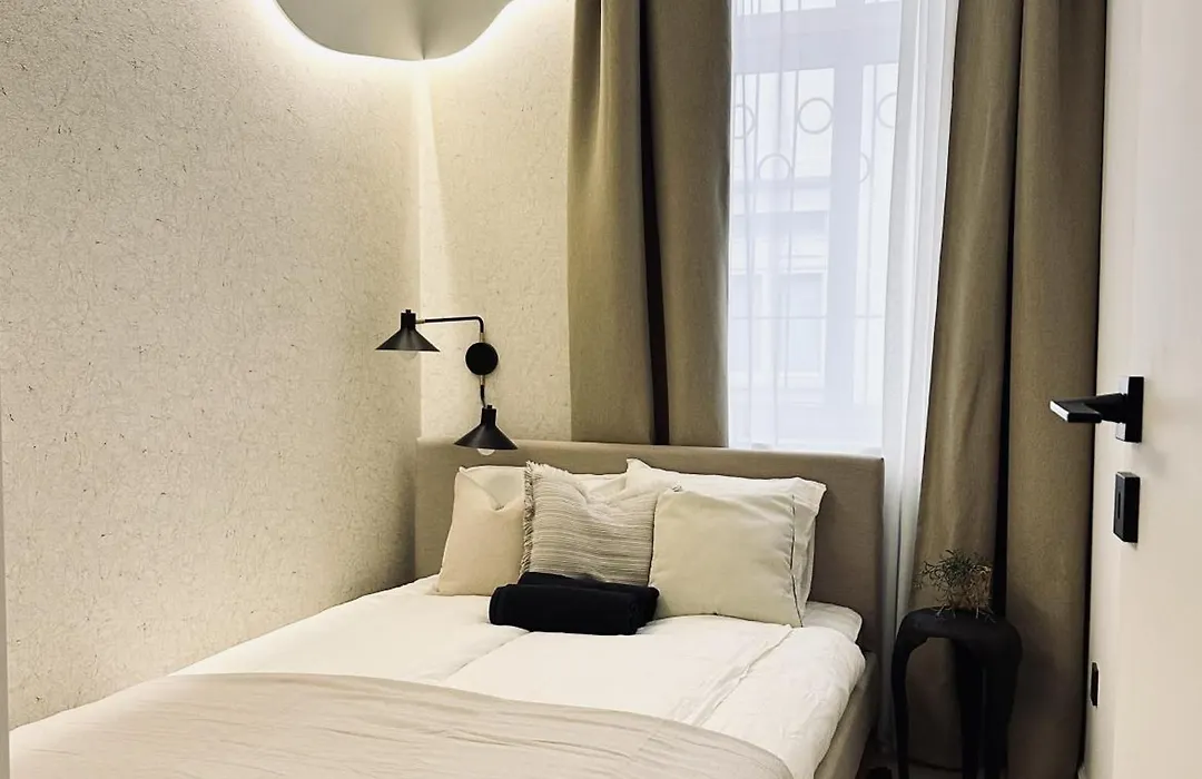 Oktogon-T6 Luxury Suite-1