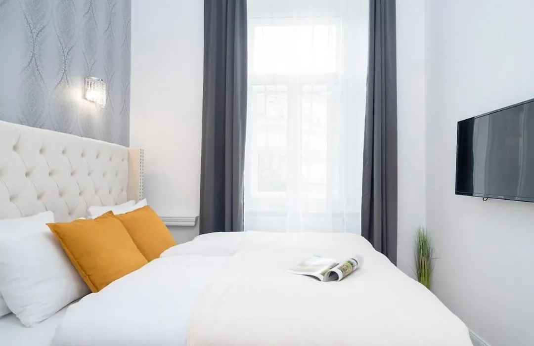 Stylish Large Apartment At Super Central Location-1