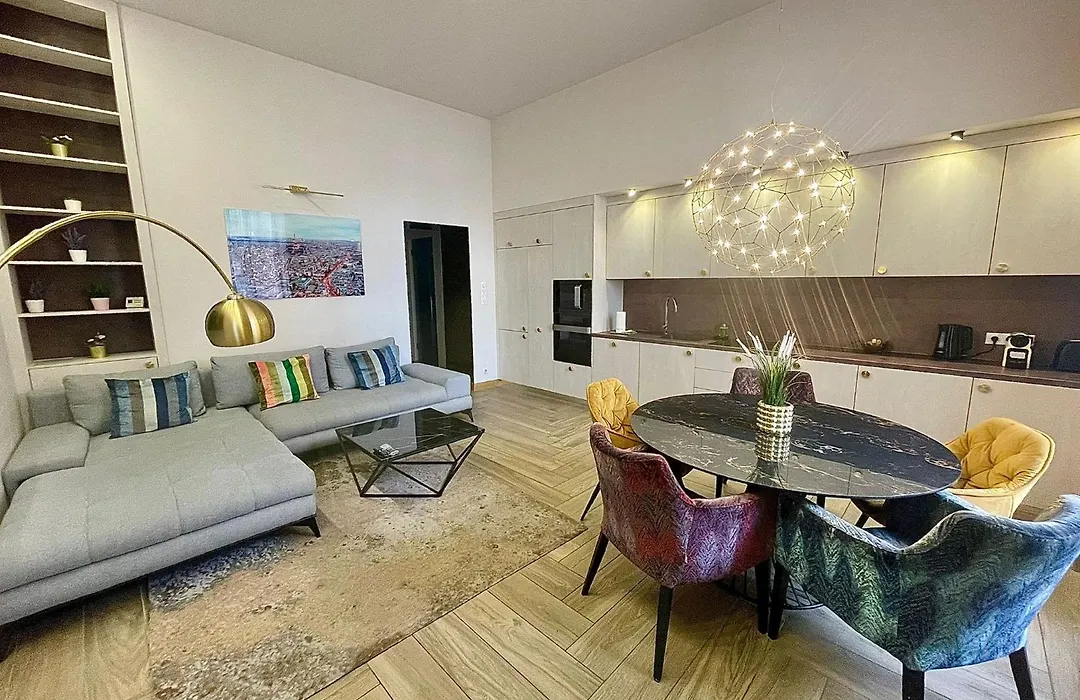 Castle Hill Apartment Logodi I Free Parking I Self-Check-In-1