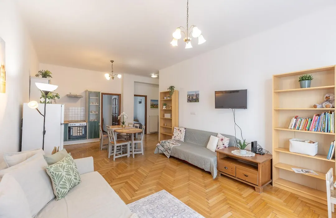 Riverside Balcony Apartment With View To Danube-1