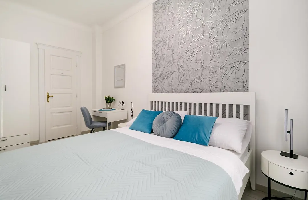 Central Oasis 2Br Apartment-1