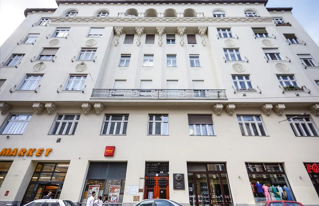 Budapest City Apartments For Groups-1