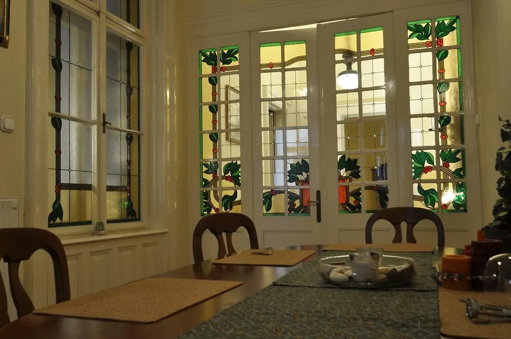 Charming Art Deco Flat-1