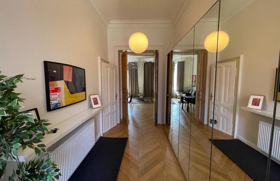 City Center 3, Elegant And Cozy 2Br In City Center!-1