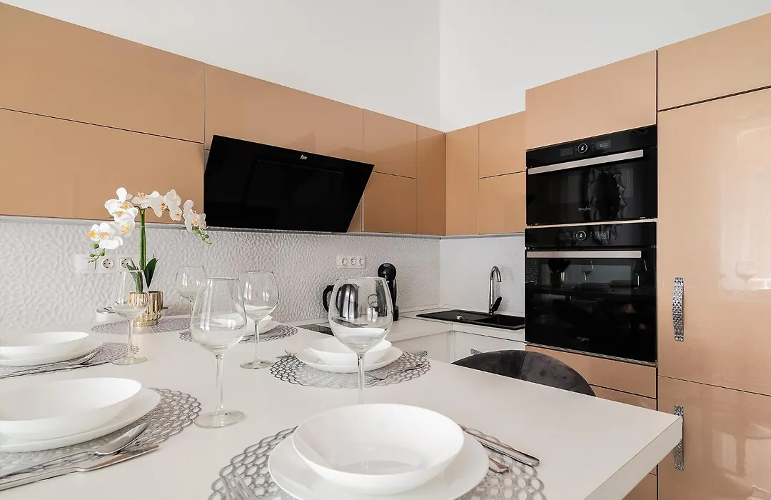 Kiraly 35 Luxury Apartment With Free Parking-1