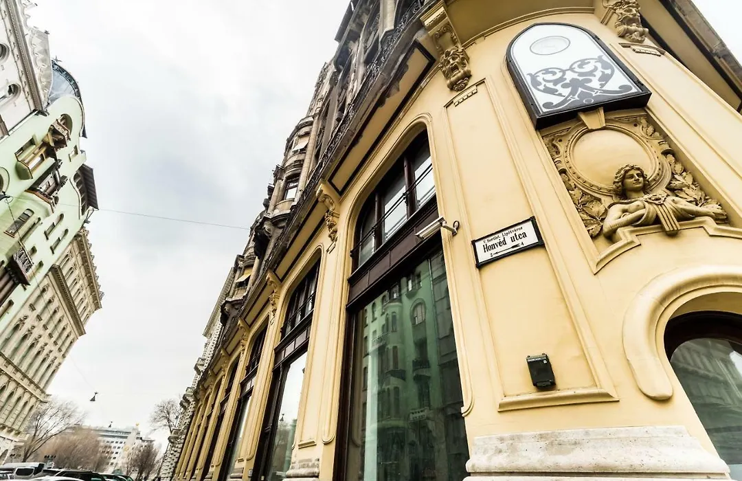 Budapest Art Nouveau Apartment-1