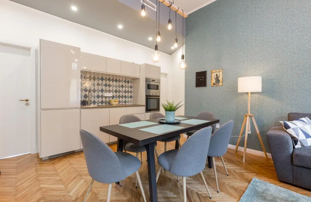 Royal Ferenciek Apartment-1