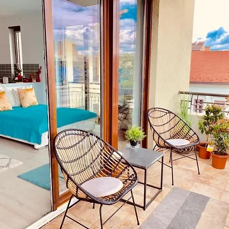 Sunny Deluxe Apt. & Terrace-3