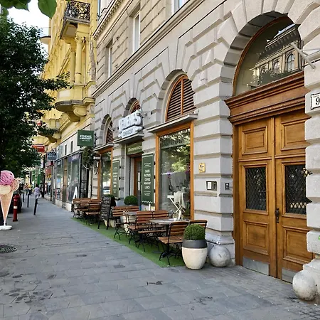 Real Deluxe Next To Danube-2