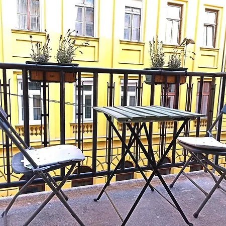 Opera Home Apartment-2
