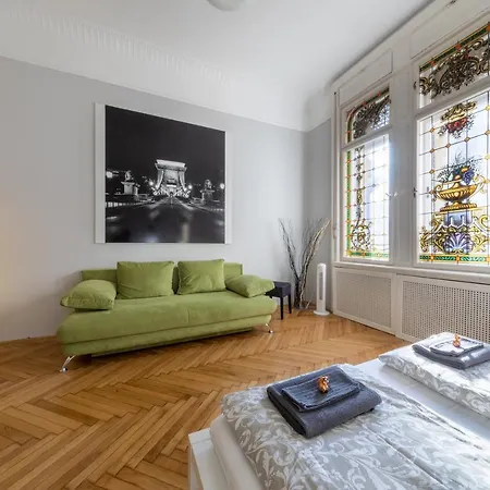 Elisabeth Apartment On Vaci Street-2