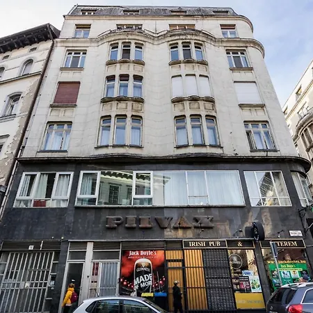 Luxury Pilvax Studio-2